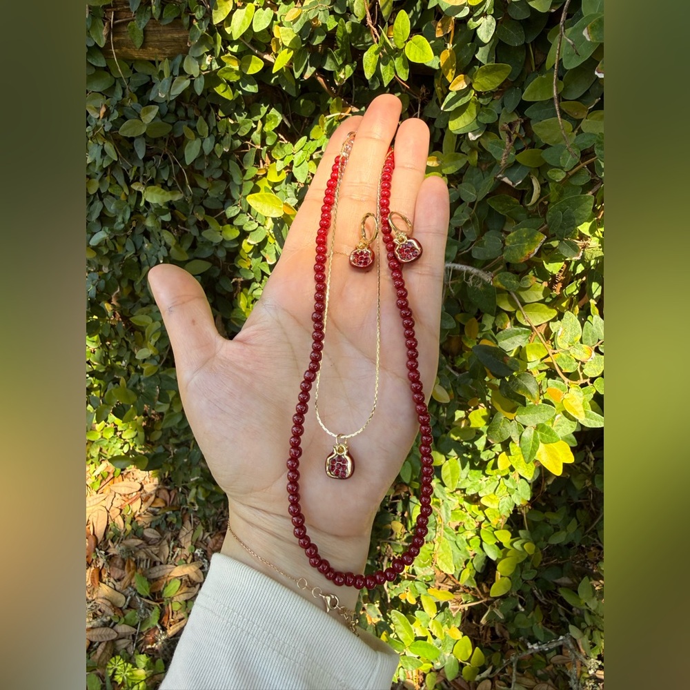 Red Bead Necklace and Pomegranate Pendant Earring Set
SET - Picture 7 of 8